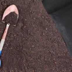 Relaxdays Toile Anti-mauvaises Herbes 50 M, Bâche Tissée, Toile 150g/m² Paillage, Résiste Rayons UV, Antidéchirure, Noir -Jardin Doux Soldes Magasin 13730420 3